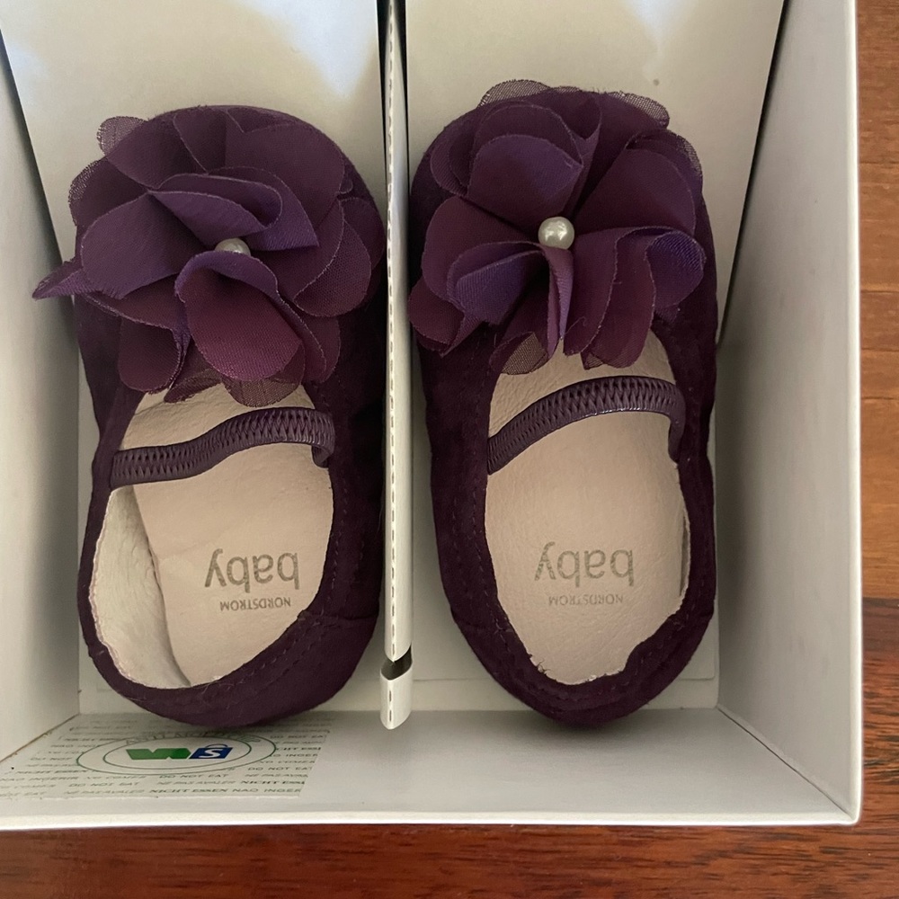 NIB Purple suede crib shoes (6-9mo)